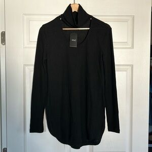 Very J long sleeve black shirt - size small
